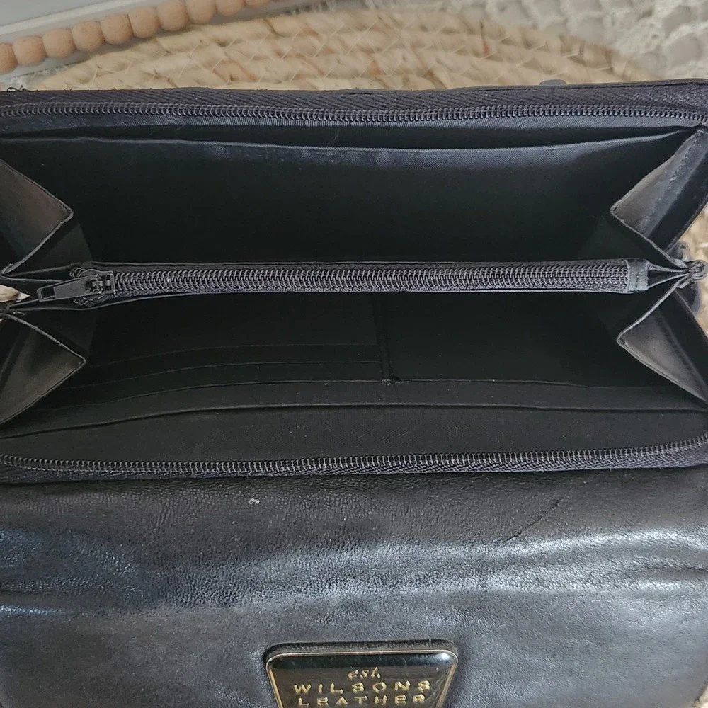 Wilsons Leather Black Trifold Checkbook Wallet Gold Logo ID Window Zip Pocket